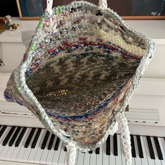 Hand crafted Woven Plastic Bag Eco-Friendly Multicolor Tote Bag 16" x 13" - Picture 8 of 16